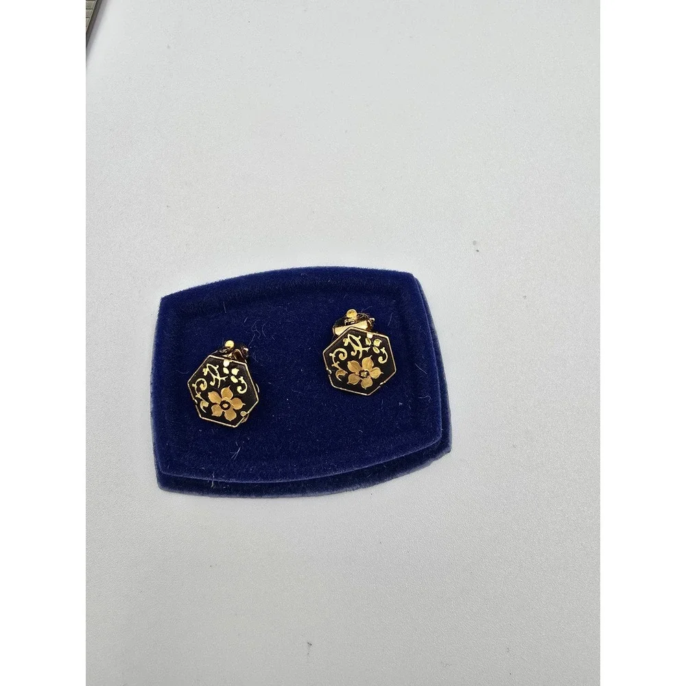 Vintage‎ Damascene Black GoldFloral Hexagon Clip-On Earrings Gold Tone Metal